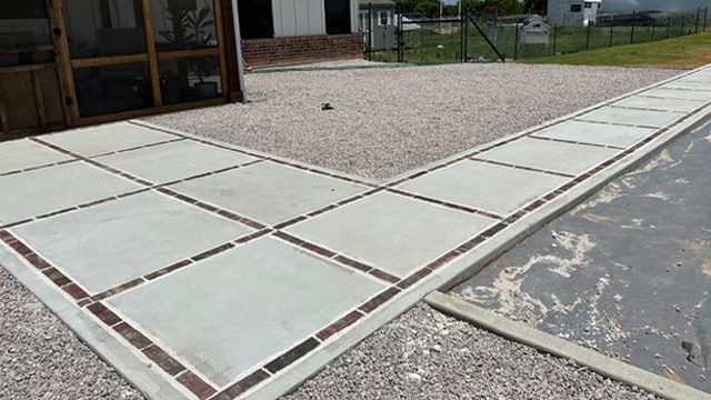 pavers and gravel making a decorative walkway